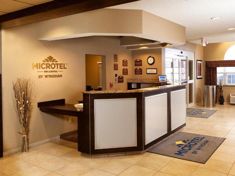 Microtel Inn & Suites By Wyndham St Clairsville - Wheeling St. Clairsville Esterno foto