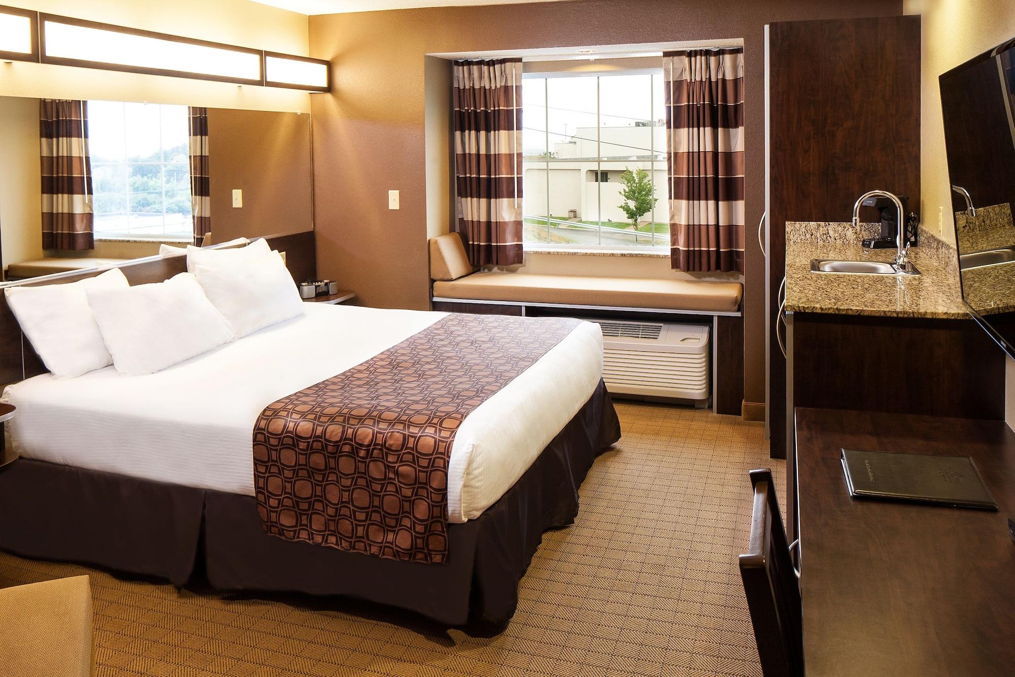 Microtel Inn & Suites By Wyndham St Clairsville - Wheeling St. Clairsville Esterno foto