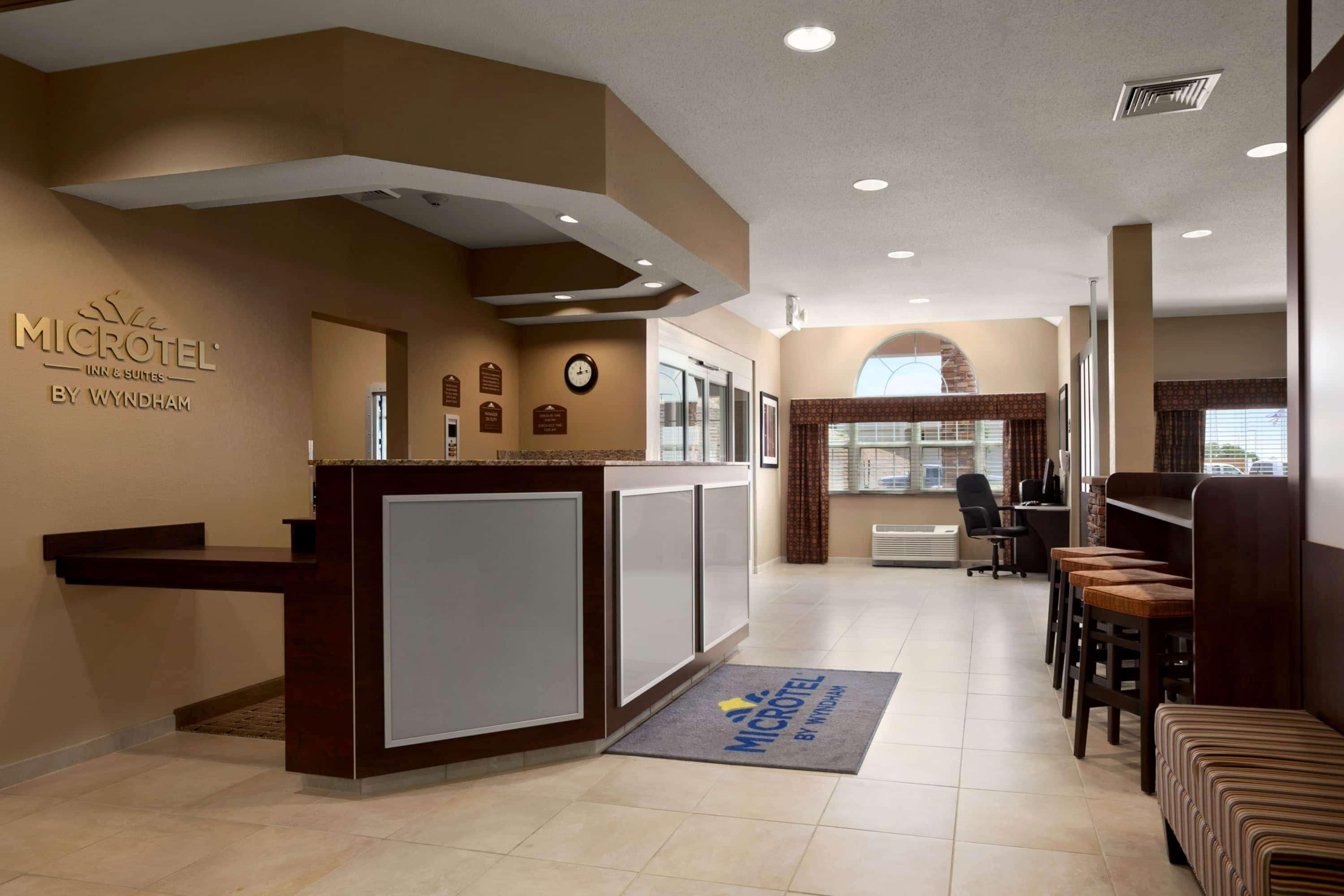 Microtel Inn & Suites By Wyndham St Clairsville - Wheeling St. Clairsville Esterno foto