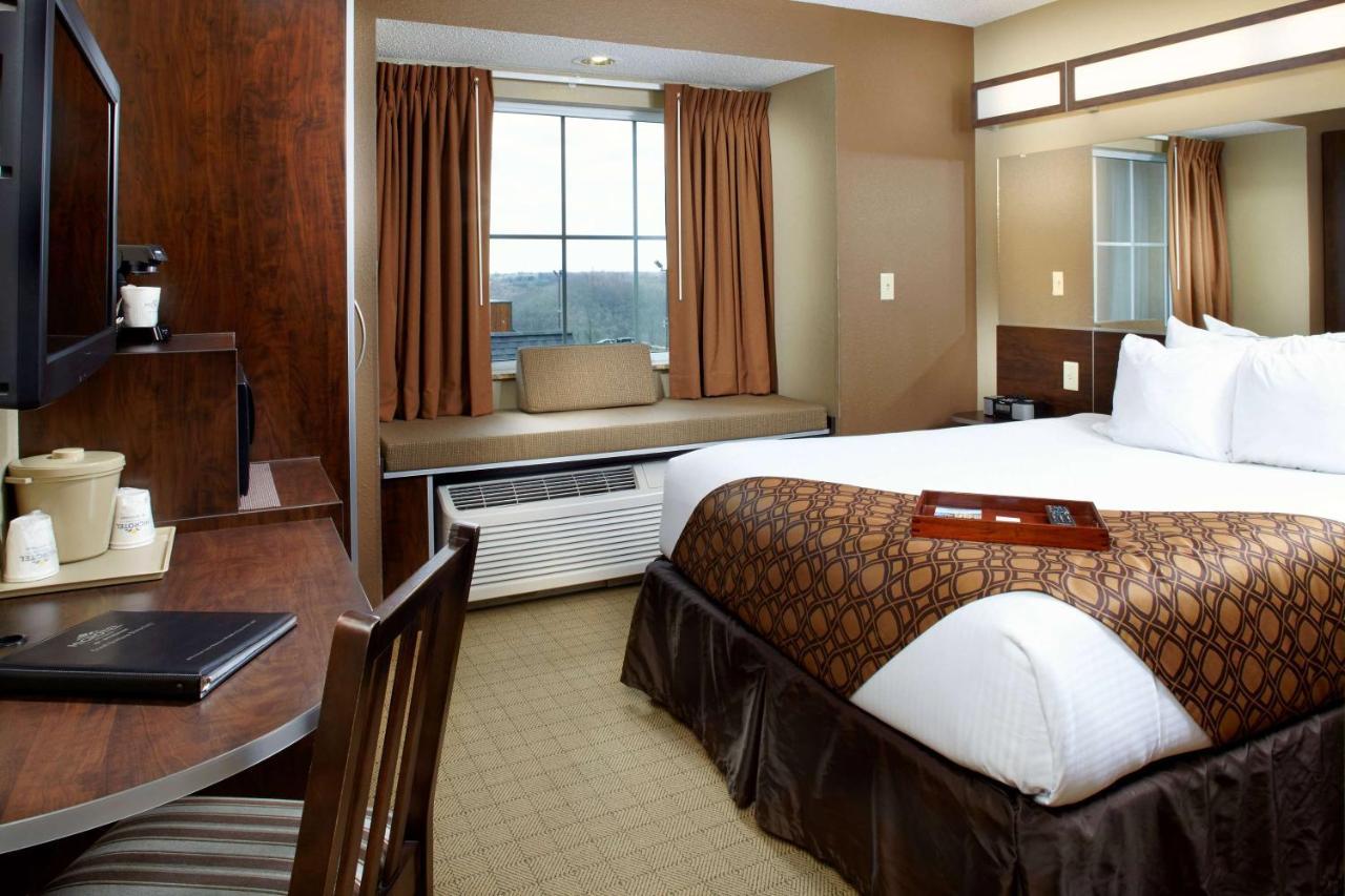 Microtel Inn & Suites By Wyndham St Clairsville - Wheeling St. Clairsville Esterno foto