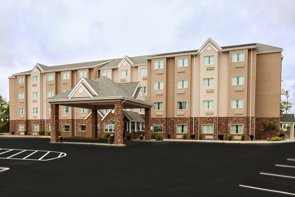 Microtel Inn & Suites By Wyndham St Clairsville - Wheeling St. Clairsville Esterno foto