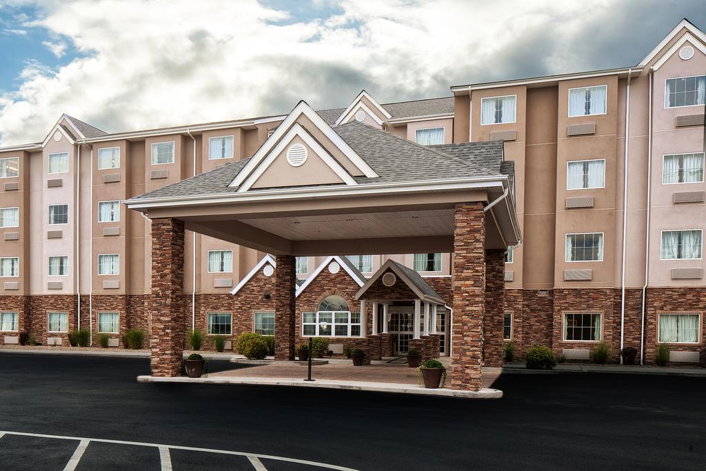 Microtel Inn & Suites By Wyndham St Clairsville - Wheeling St. Clairsville Esterno foto